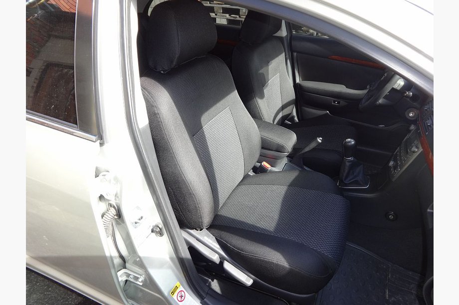 Toyota Avensis 2009-2018 Pokrowce Samochodowe (Materiałowe, Classik) Image