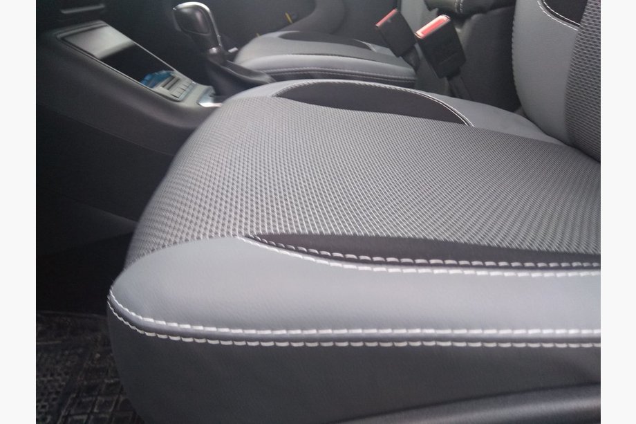 Nissan Navara 2006-2015 Pokrowce Samochodowe (Skaj↗Tkanina, Premium) Zdjęcia 5