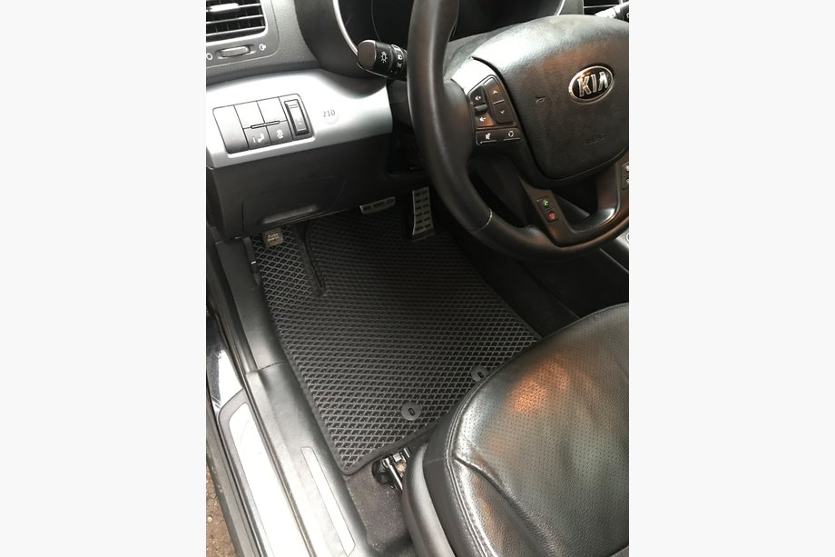 Kia Sorento II XM 2009-2014 Dywaniki 2012-2014 (EVA, czarne) Image