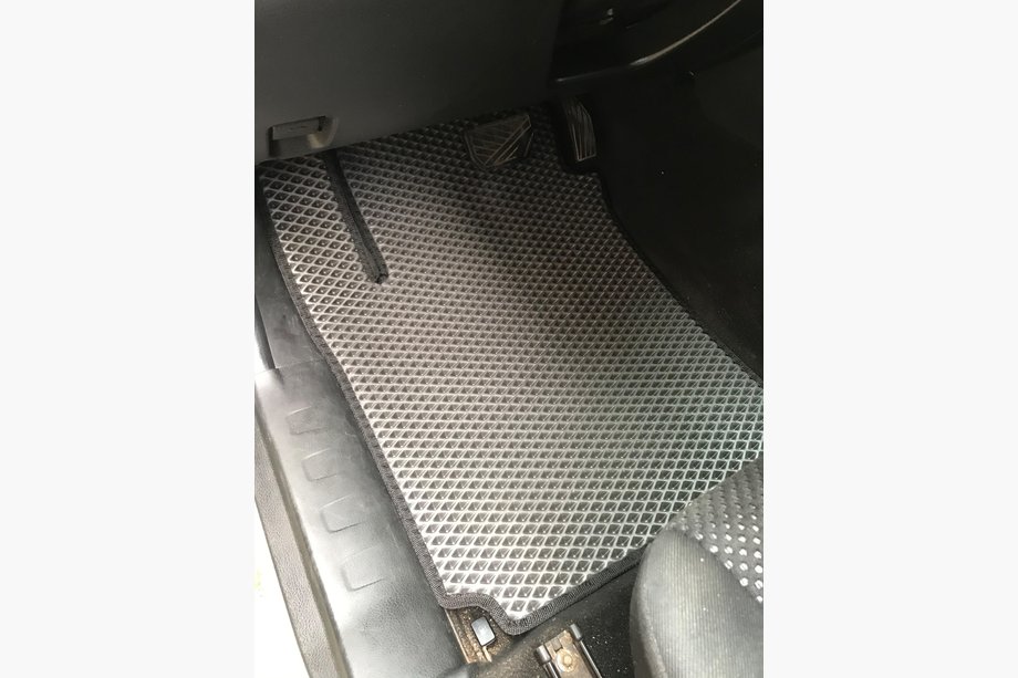 Suzuki Grand Vitara 2005-2017 Dywaniki EVA (czarne) Image