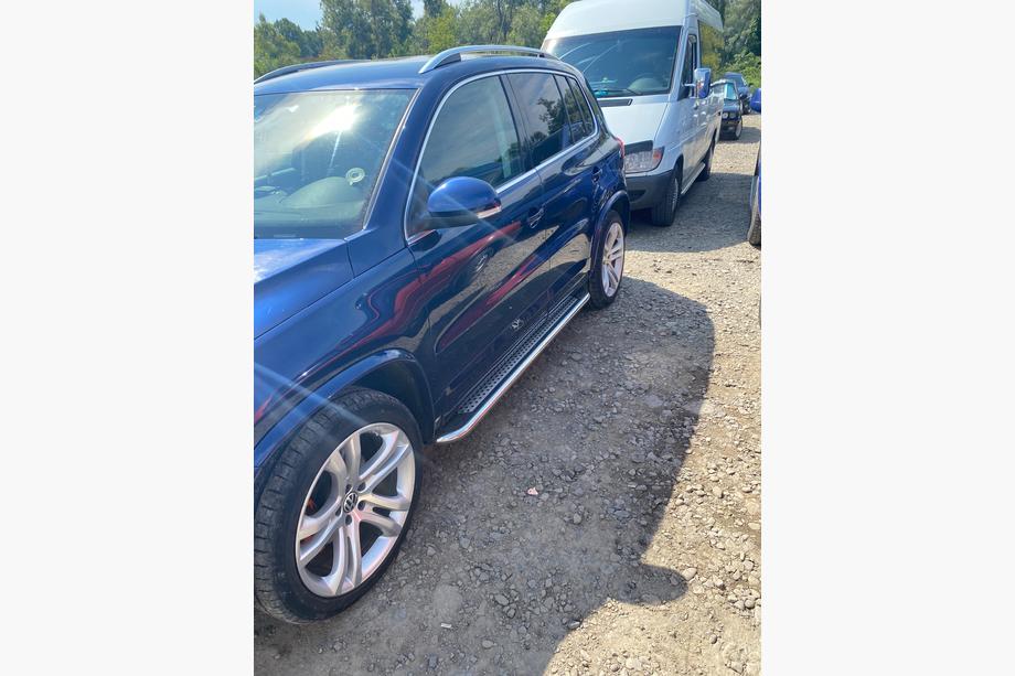 Volkswagen Tiguan 2007-2016 Progi Boczne Maydos V2 (2 szt., stal nierdzewna) Image