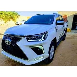 Przedni zderzak Lexus-design V2 (do 2015-2020) zdjęcia 1