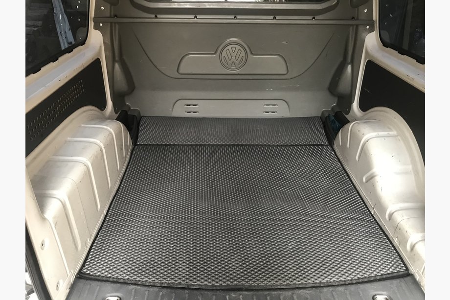 Volkswagen Caddy 2004-2010 Dywanik bagażnika V1 MAXI (EVA, Czarny) Image