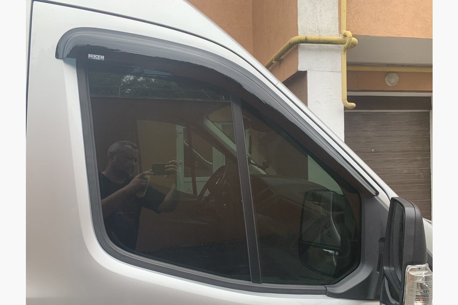 Ford Transit 2014- Deflektory Okien Niken (2 szt) Image