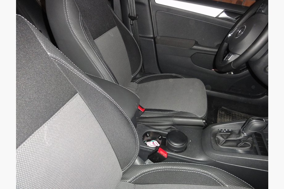 Volkswagen Jetta 2011-2018 Pokrowce Samochodowe SoyuzAuto Premium Image