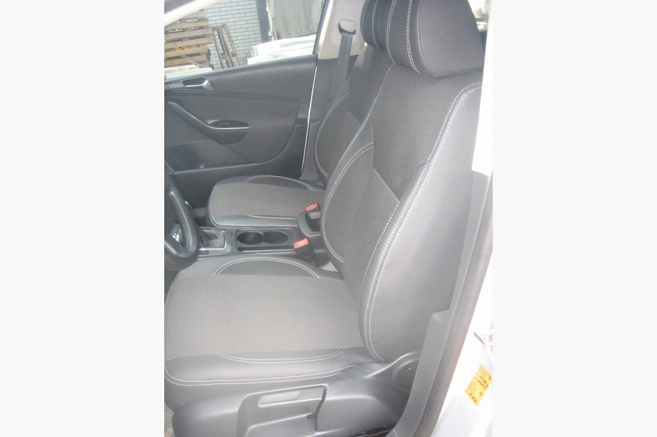 Volkswagen Passat B6 2006-2012 Pokrowce Samochodowe (Skóra Syntetyczna↗Tkanina, Premium) Image