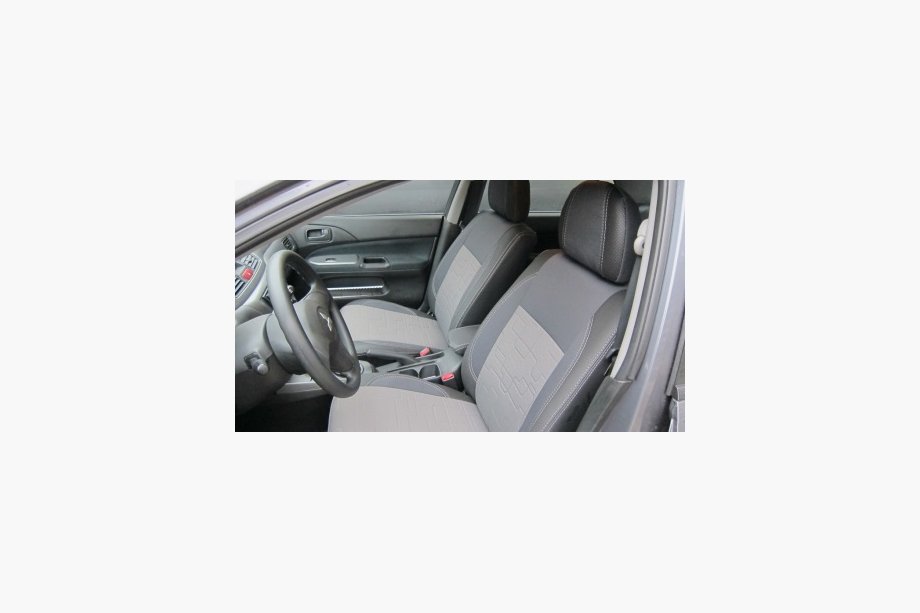 Mitsubishi Lancer 9 2004-2008 Pokrowce Samochodowe (Skóra Syntetyczna↗Tkanina, Premium) Image