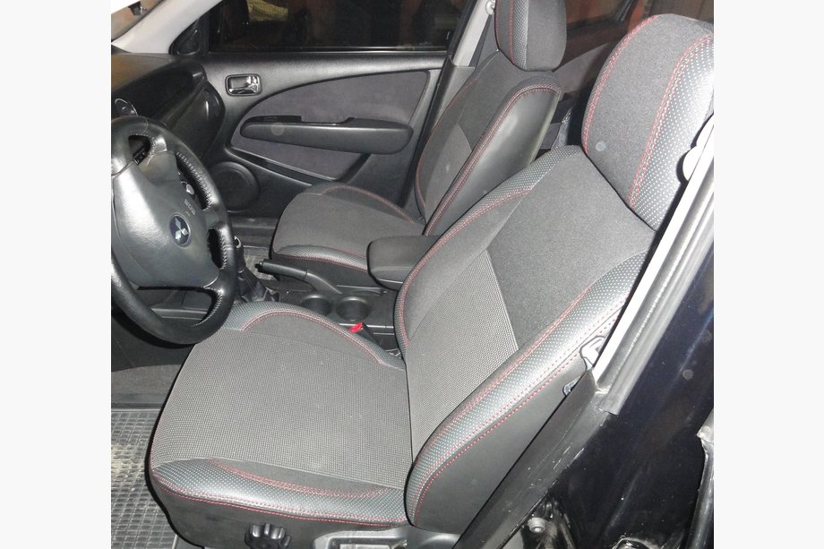 Mitsubishi Outlander 2001-2006 Pokrowce Samochodowe SoyuzAuto Premium Image