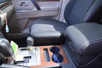 Mitsubishi Pajero Wagon III 1999-2006 Pokrowce Samochodowe (Skóra Syntetyczna↗Tkanina, Premium) zdjęcia 5