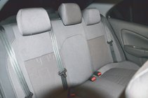 Nissan Almera B10 Classic 2006-2012 Pokrowce Samochodowe SoyuzAuto Premium zdjęcia 3