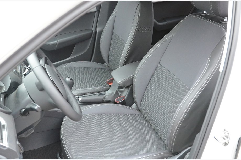Skoda Octavia III A7 2013-2019 Pokrowce Samochodowe (Skóra Syntetyczna↗Tkanina, Premium) Image