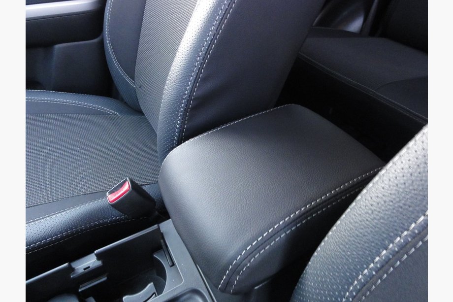 Suzuki Grand Vitara 2005-2017 Pokrowce Samochodowe SoyuzAuto Premium Zdjęcia 3
