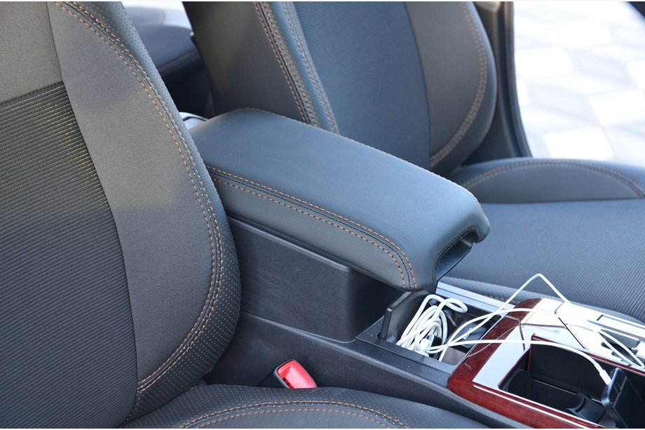 Toyota Camry 2011–2017 Pokrowce Samochodowe (Skóra Syntetyczna↗Tkanina, Premium) Zdjęcia 3