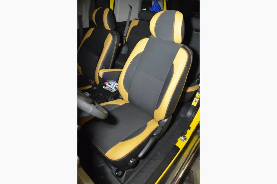 Toyota FJ Cruiser 2006-2022 Pokrowce Samochodowe SoyuzAuto Premium Image