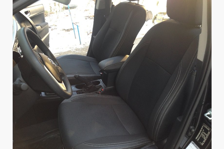 Toyota Corolla 2013-2019 Pokrowce Samochodowe (Skóra Syntetyczna↗Tkanina, Premium) Image