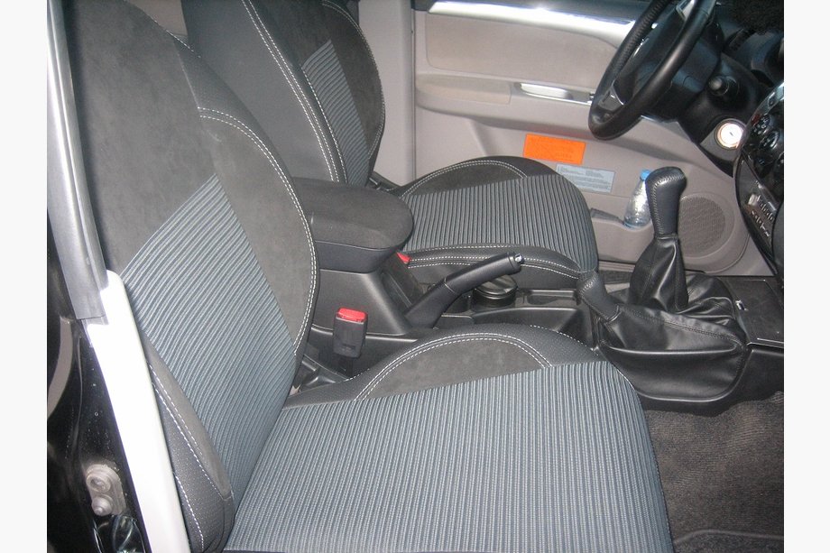 Mitsubishi Pajero Sport 2008-2015 Pokrowce Samochodowe SoyuzAuto Premium Zdjęcia 3