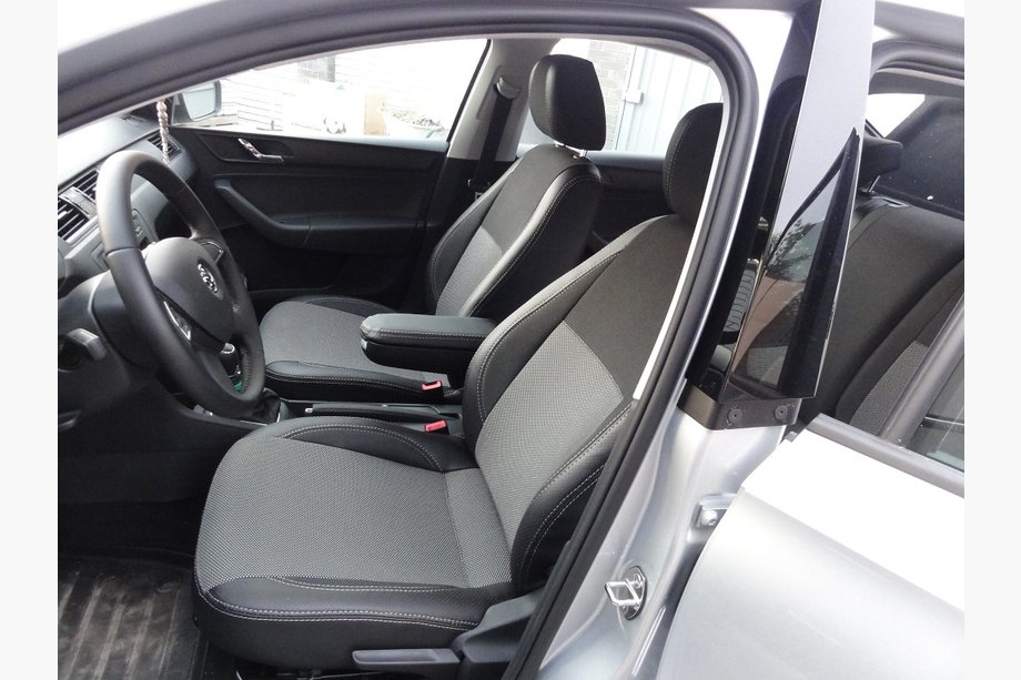 Skoda Rapid 2012-2019 Pokrowce Samochodowe SoyuzAuto Premium Image