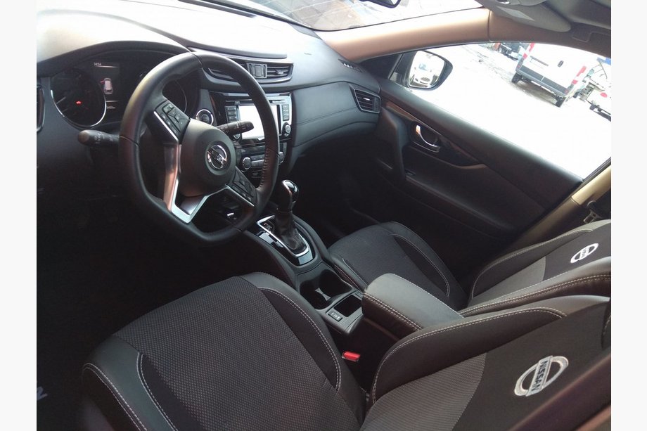 Nissan Qashqai 2014-2021 Pokrowce Samochodowe (Skóra Syntetyczna↗Tkanina, Premium) Image