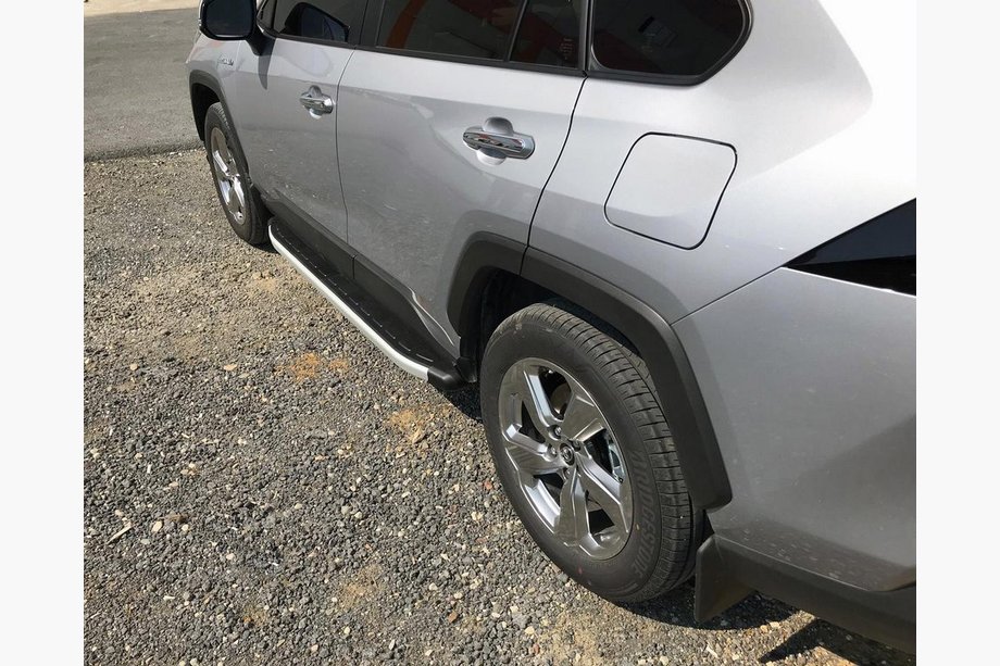 Toyota Rav 4 2019–2025 Progi Boczné Fullmond (2 szt., Aluminium) Image