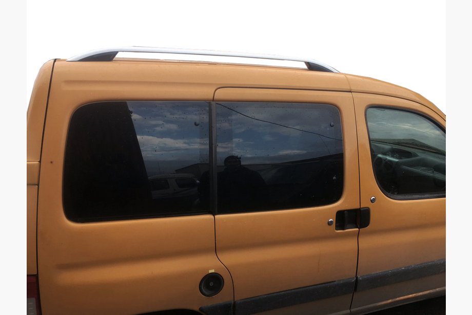 Citroen Berlingo 1996-2008 Relingi dachowe Skyport (szary mat) Zdjęcia 6