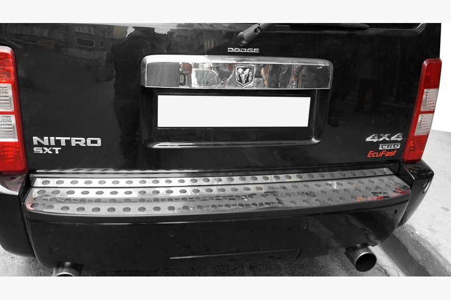 Dodge Nitro 2006-2011 Nakładka na tylny zderzak stal nierdzewna Image