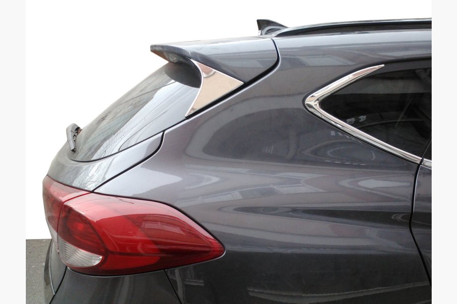 Hyundai Tucson TL 2016-2021 Chromowana nakładka trójkątna na klapę bagażnika (stal nierdzewna) Image