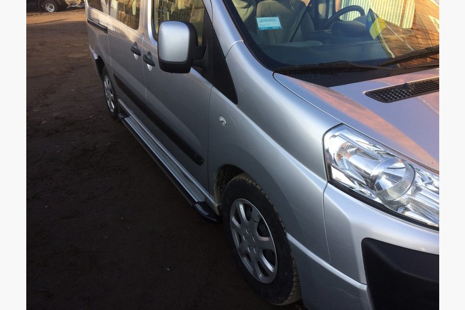 Opel Vivaro 2019- Progi Boczné Rainbow (2 szt., Aluminium) XS – Krótki Rozstaw Osi Zdjęcia 8
