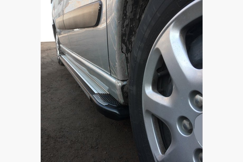 Toyota Proace 2016- Progi Boczné Rainbow (2 szt., Aluminium) Image