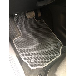Dywaniki EVA (czarne) Chevrolet Equinox 2018-2025 zdjęcia 1