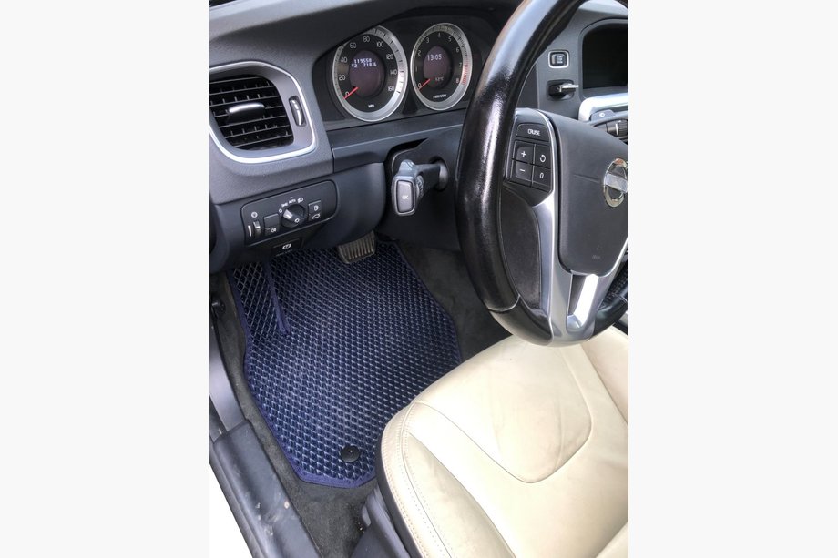 Volvo V60 2011-2018 Dywaniki EVA (czarne) Image