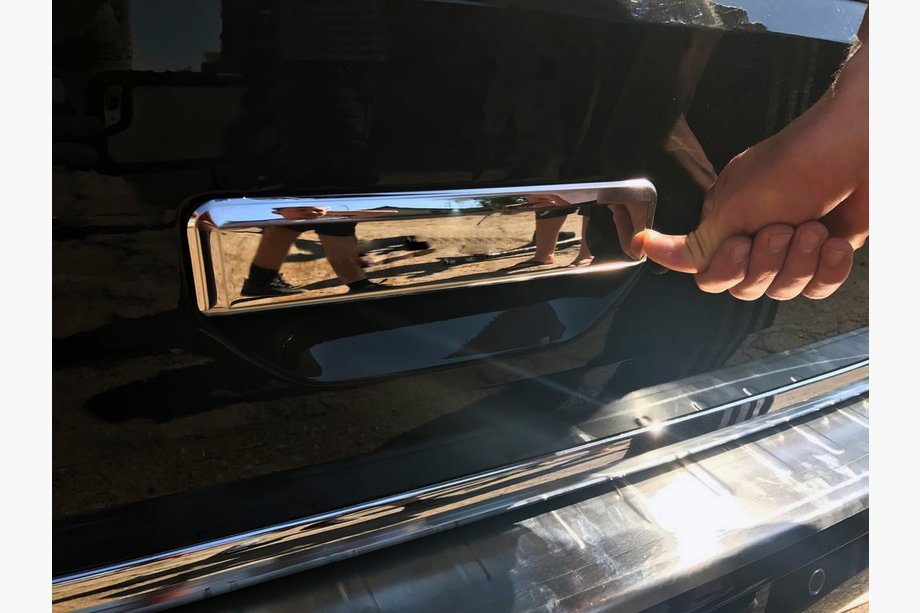 Volkswagen T6 2015-2024 Nakładka na tylną klamkę (stal nierdzewna) Zdjęcia 5