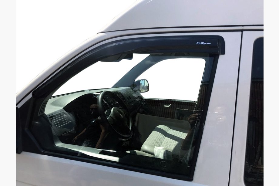 Volkswagen T5 Multivan 2003–2010 Deflektory Okien (2 szt, MyRacing) Image