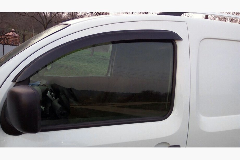 Renault Kangoo 2008–2020 Deflektory Okien (2 szt, UA) Image