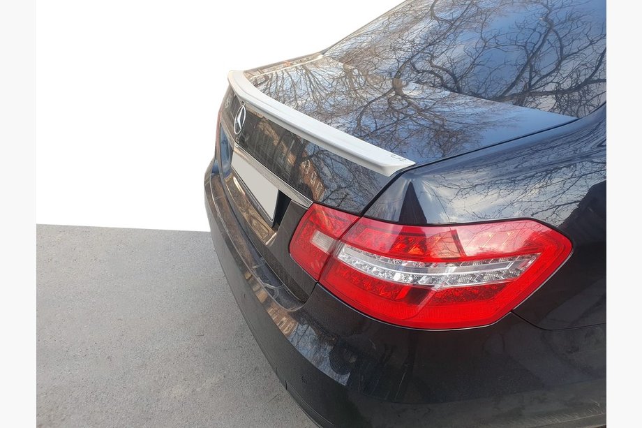 Mercedes E-class W212 2009-2016 Spoiler (ABS, do lakierowania) Image