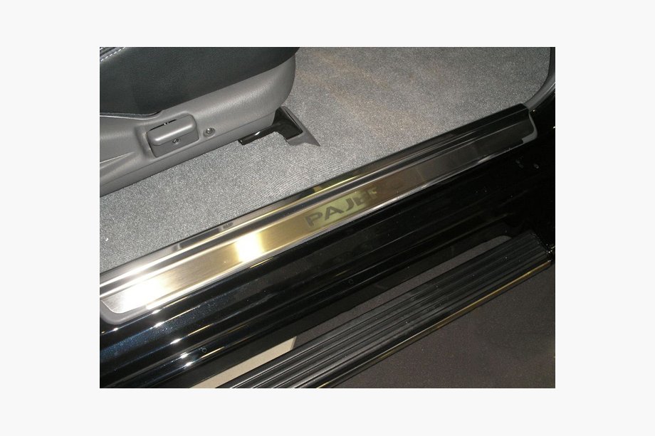 Mitsubishi Pajero Sport 1996-2007 Nakładki progowe Natanko (stal nierdzewna) Premium - Taśma 3M, 0,8mm Image