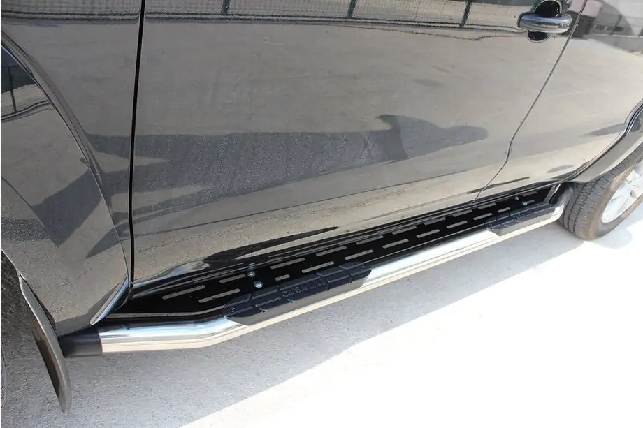 Mitsubishi L200 2015-2024 Progi Boczné Amazon Silver (2 szt., Stal Nierdzewna) Image