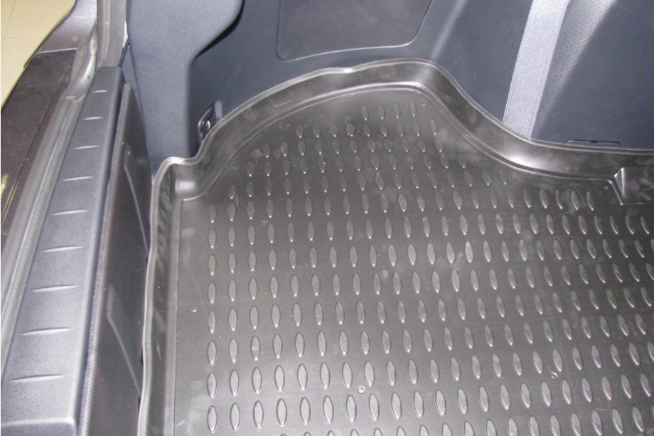 Citroen C-Crosser 2007-2013 (2007↗) Gumowa mata do bagaznika (Novline) SUV Image
