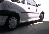 Opel Corsa C 2000-2006 Progi Boczne (zagruntowane do malowania) zdjęcia 1