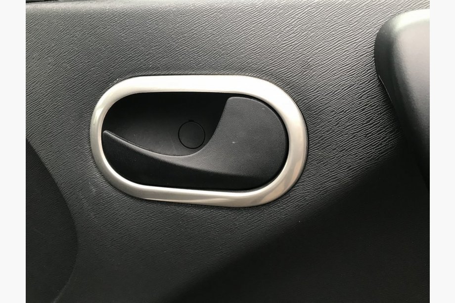 Mercedes Citan 2013-2021 Obramowania wewnętrznych klamek (2 szt., stal nierdzewna) Image