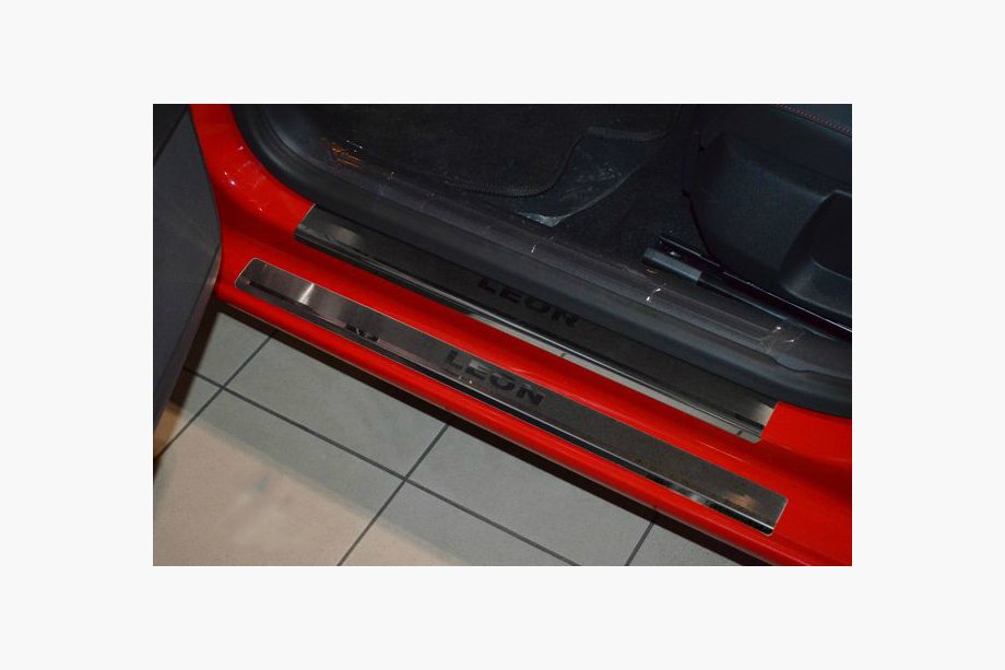 Seat Leon 2013-2020 Nakładki na Progi Nataniko (8 szt., Stal Nierdzewna) Premium - Taśma 3M, 0.8 mm Image