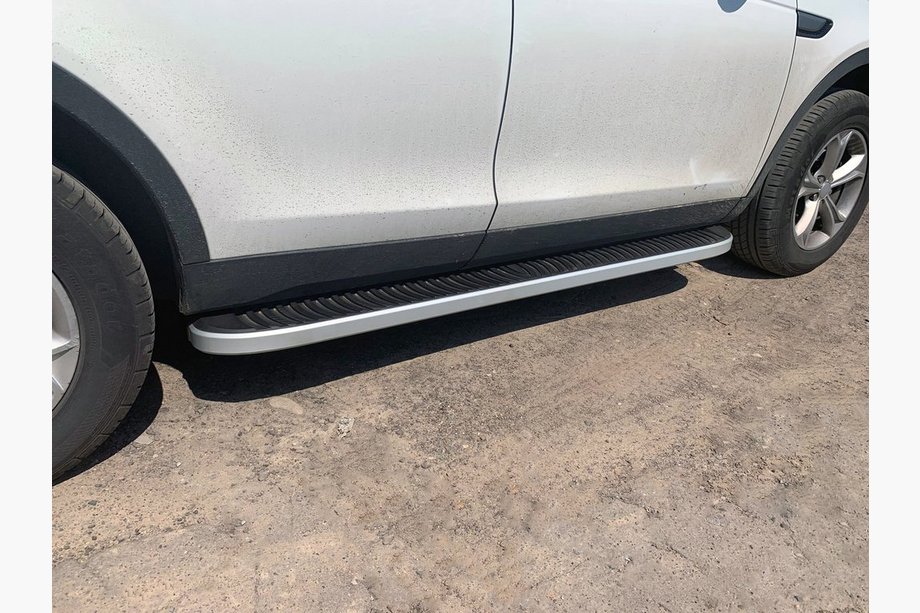 Land Rover Discovery Sport 2014- Progi Boczne Tayga Grey (2 szt., Aluminium) Image