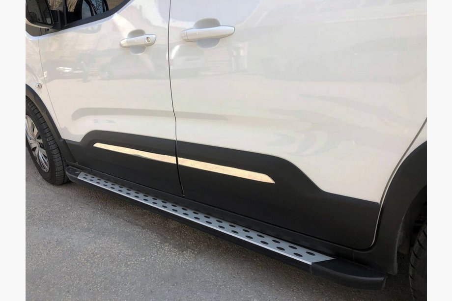 Peugeot Partner/Rifter 2019- Nakładki na Listwy Drzwi ze Stali Nierdzewnej Carmos - Turecka Stal Nierdzewna Image