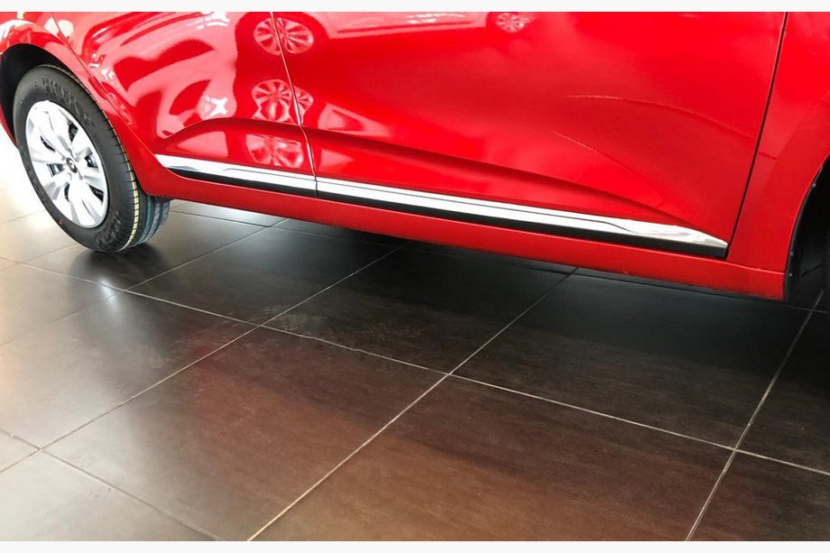 Renault Clio V 2019- Nakładki na Listwy Drzwiowe ze Stali Nierdzewnej Carmos - Turecka Stal Nierdzewna Image