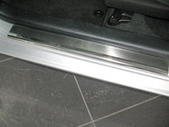 Toyota Yaris 2010-2020 Nakładki na Progi Nataniko (4 szt., Stal Nierdzewna) Premium - Taśma 3M, 0.8 mm zdjęcia 1