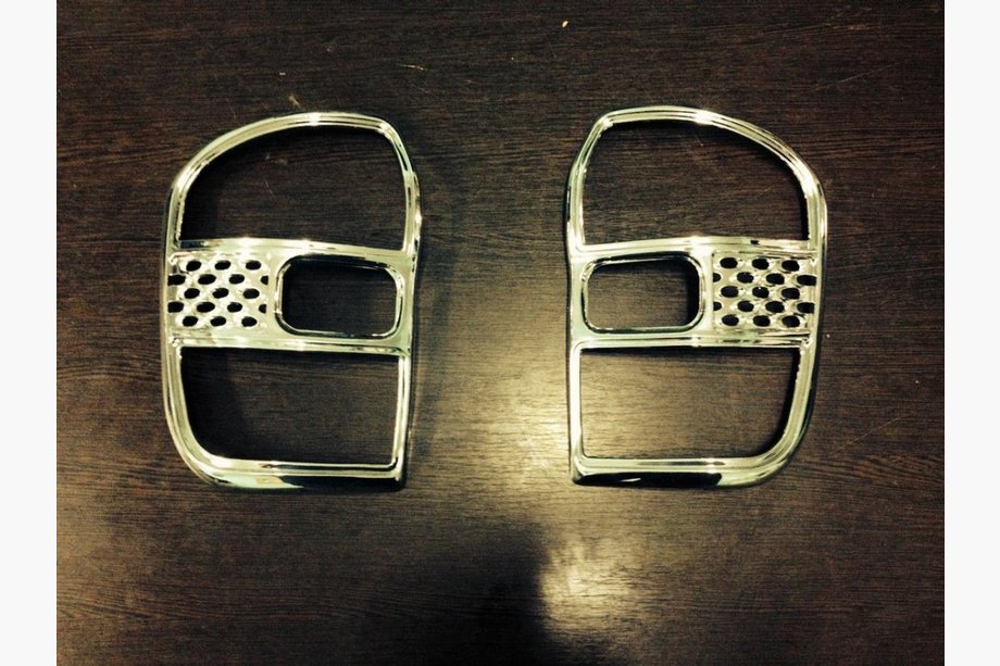 Toyota Rav 4 2001-2005 Nakladki na Lampy Tylne 2003-2006 (2 szt., plastik) Image