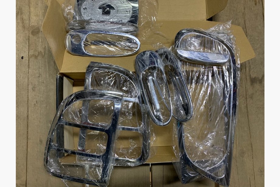 Toyota Rav 4 2001-2005 Pakiet Chrom (2003-2005) Image