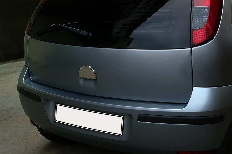 Opel Corsa C 2000-2006 Chromowana nakładka na klamkę bagażnika (stal nierdzewna) Image