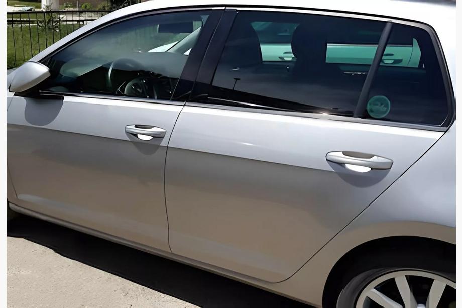 Volkswagen Golf 7/E-Golf 2012-2020 Dolne listwy szyb Black Chrome (4 szt, stal nierdzewna) Image