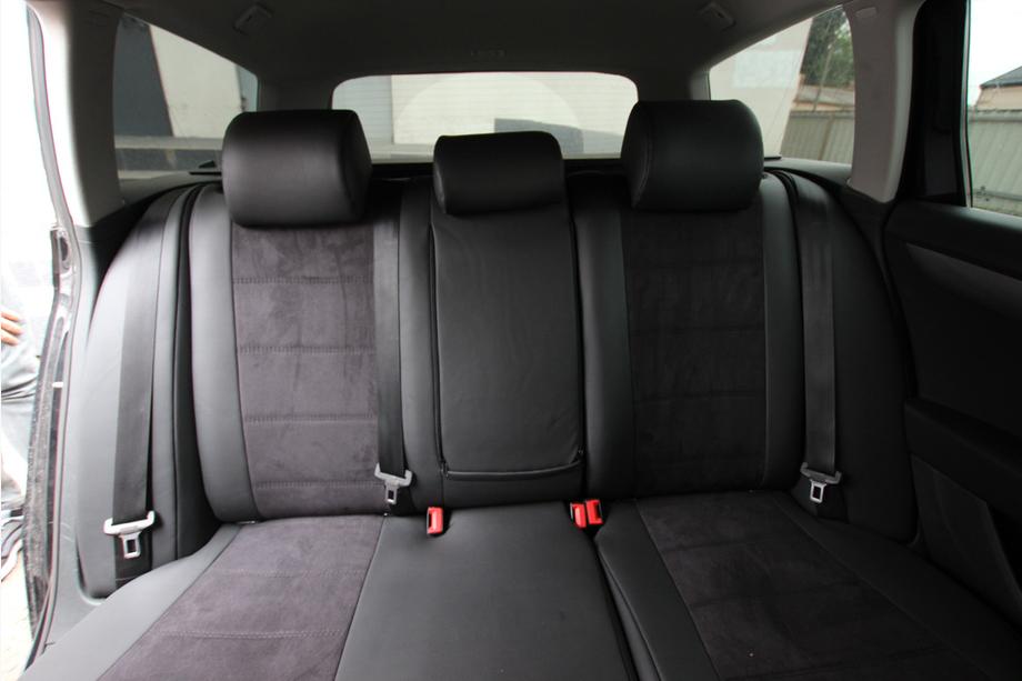 Volkswagen Passat B7 2012-2015 Pokrowce samochodowe ekoskóra+tkanina+alcantara Antara A001 (pełne wnętrze) Zdjęcia 6