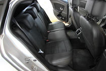 Renault Megane III 2009-2016 Pokrowce samochodowe ekoskóra+tkanina+alcantara Antara A001 (pełne wnętrze) zdjęcia 2